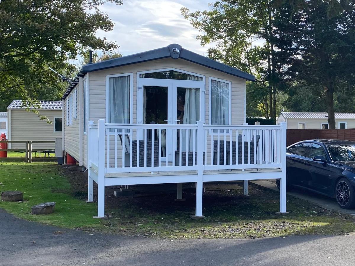 Prestige Static Caravan On 5 Star Holiday Park Cheswick  Exteriér fotografie