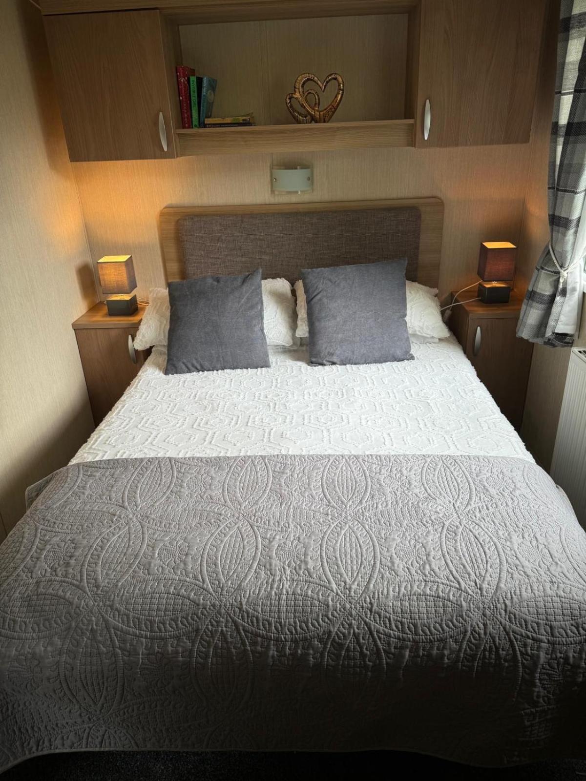Prestige Static Caravan On 5 Star Holiday Park Cheswick  Exteriér fotografie